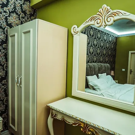 מלון Rezidenca Medi Nako 4*