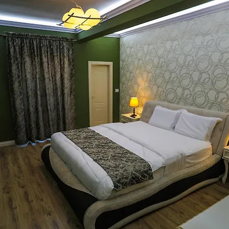 Rezidenca Medi Nako Hotel 4*
